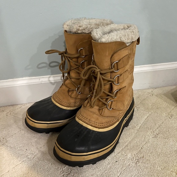 Tan Sorel winter boots - Picture 2 of 7